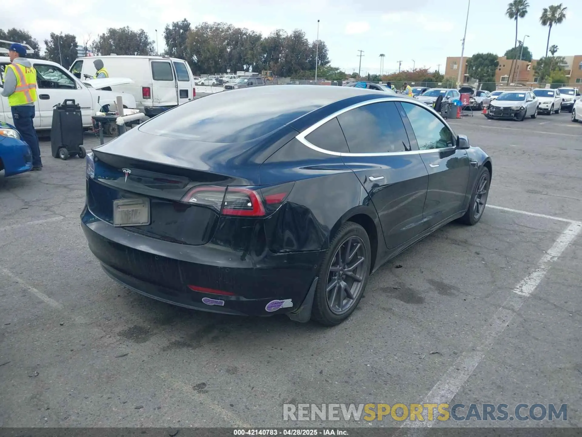 4 fotografías del automóvil dañado 5YJ3E1EA0KF301779 TESLA MODEL 3 2019