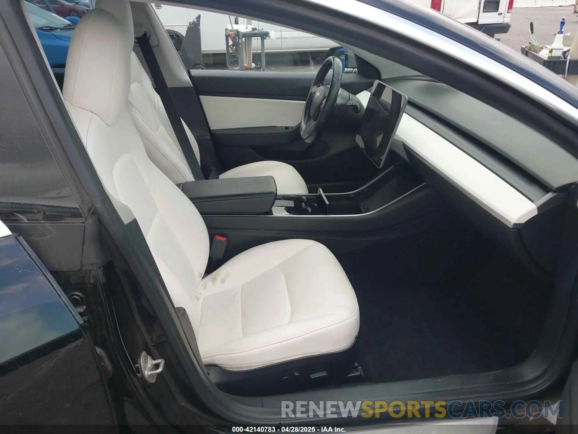 5 fotografías del automóvil dañado 5YJ3E1EA0KF301779 TESLA MODEL 3 2019