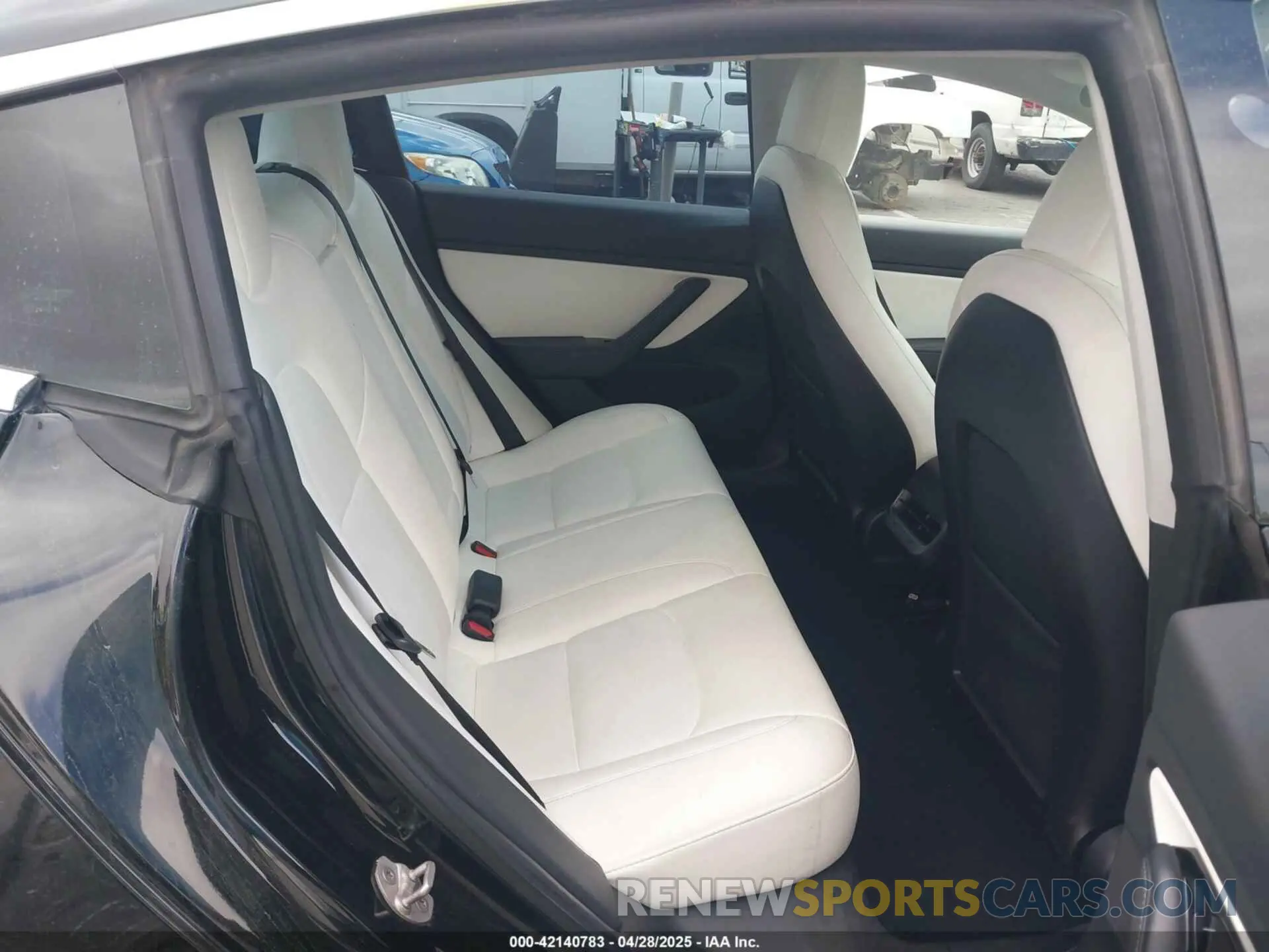 8 fotografías del automóvil dañado 5YJ3E1EA0KF301779 TESLA MODEL 3 2019