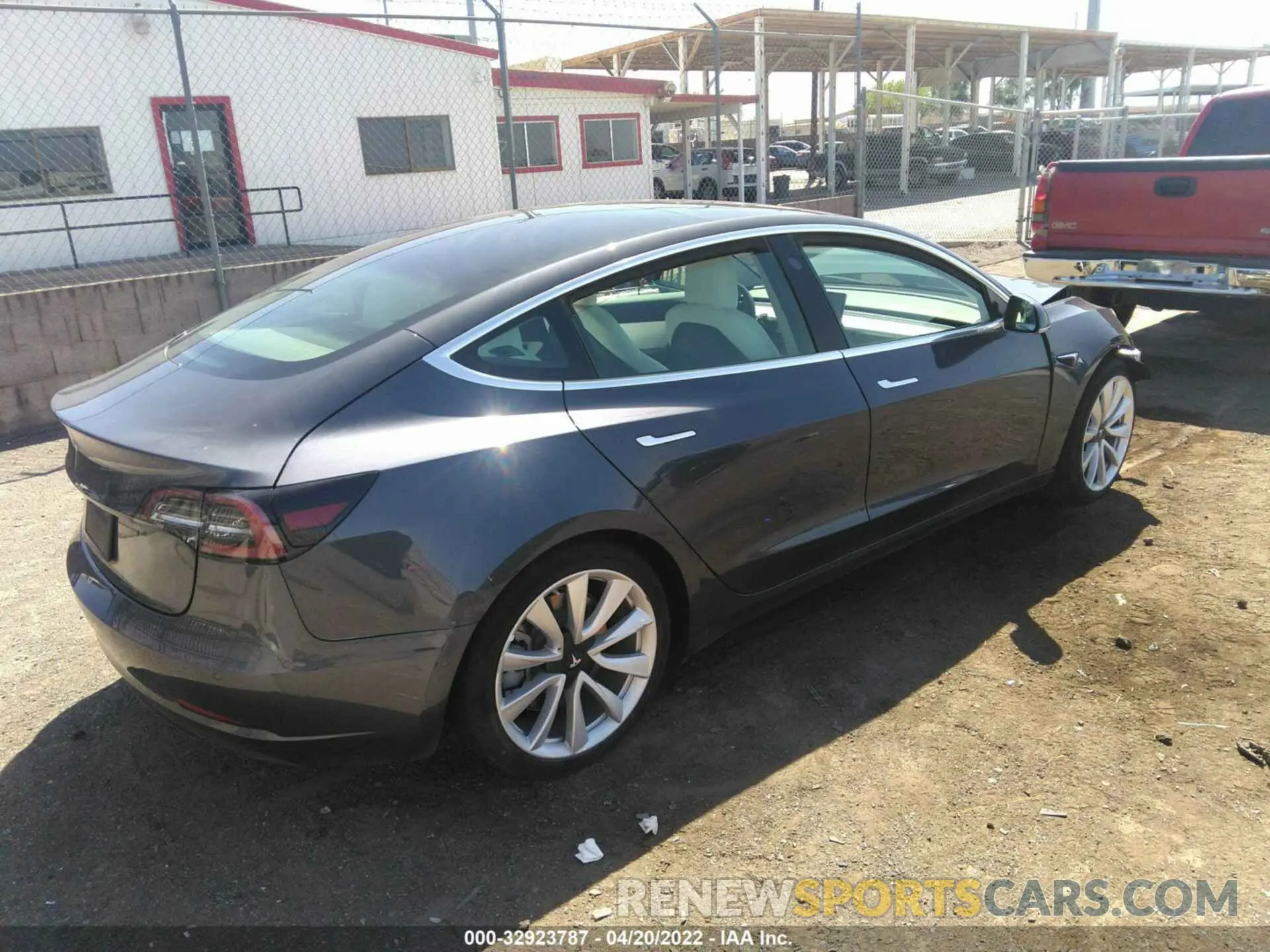 4 fotografías del automóvil dañado 5YJ3E1EA0KF302592 TESLA MODEL 3 2019