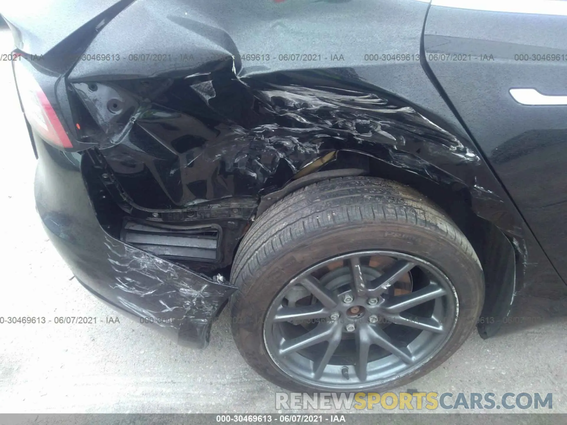 6 fotografías del automóvil dañado 5YJ3E1EA0KF305041 TESLA MODEL 3 2019