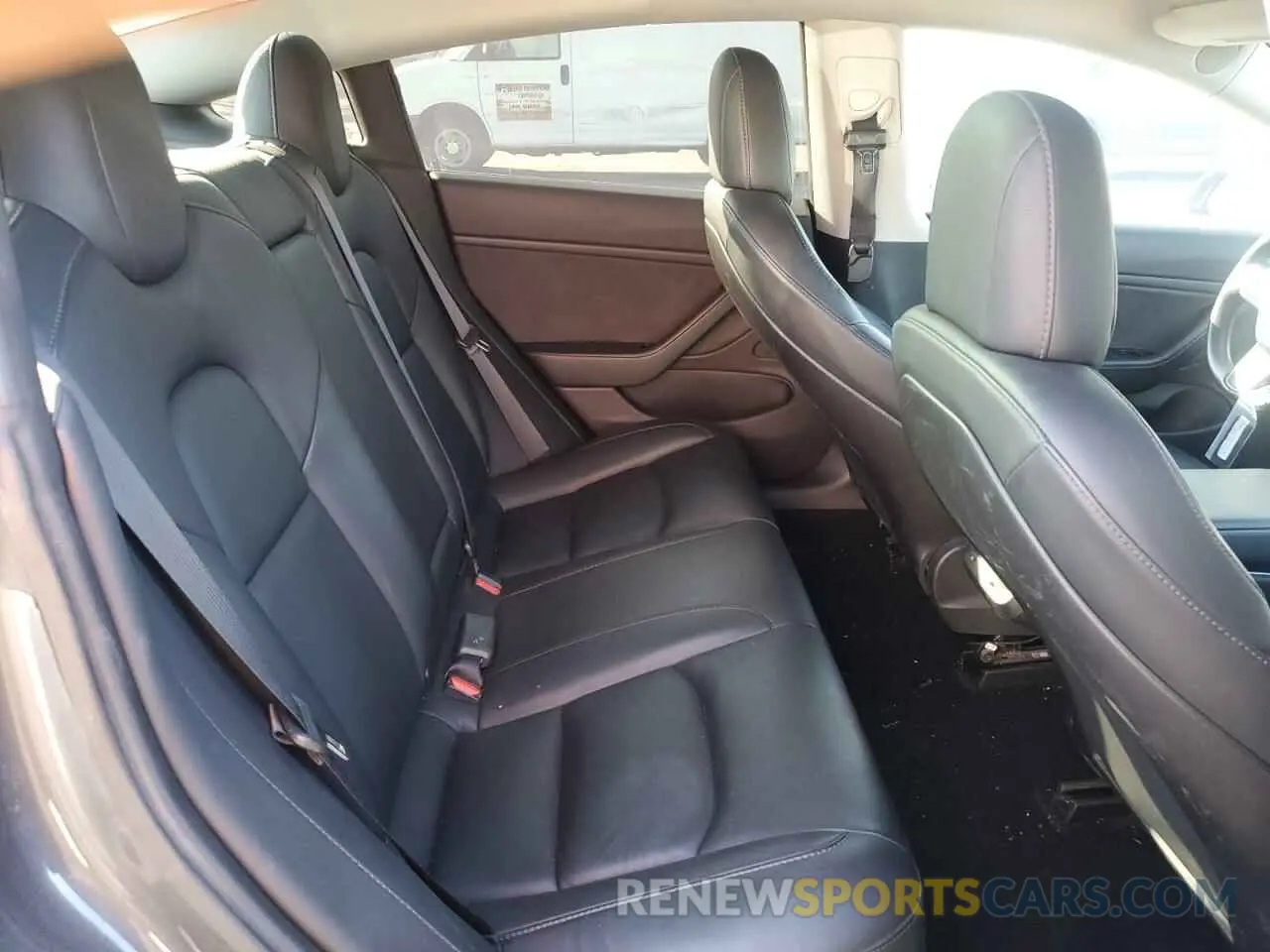 10 fotografías del automóvil dañado 5YJ3E1EA0KF307310 TESLA MODEL 3 2019