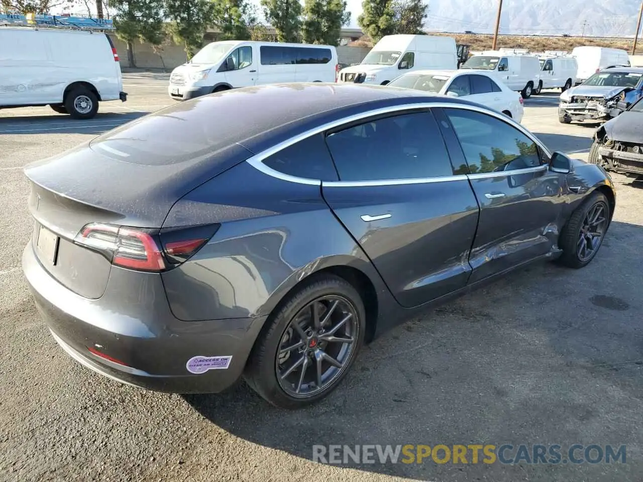 3 fotografías del automóvil dañado 5YJ3E1EA0KF307310 TESLA MODEL 3 2019