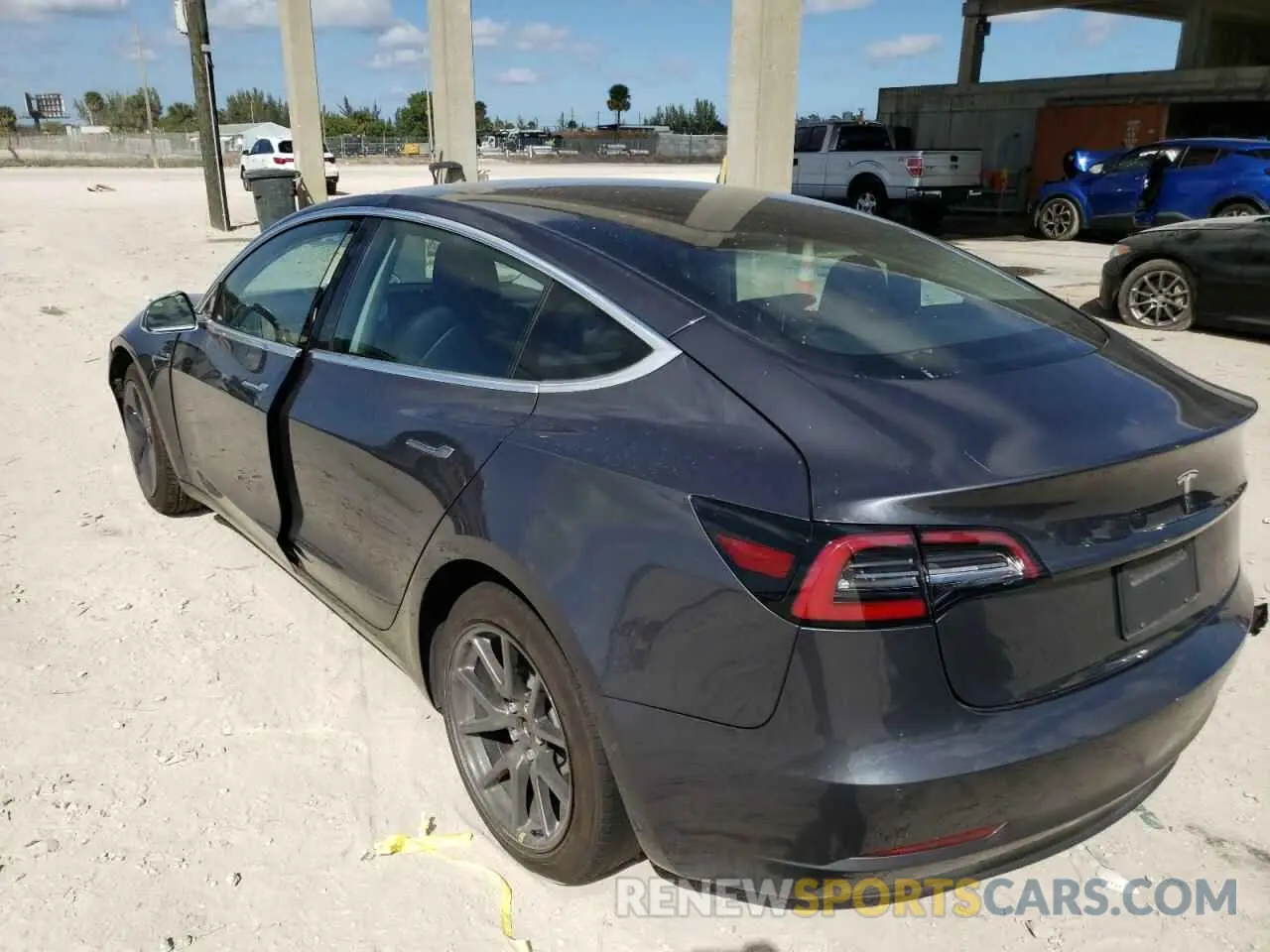 3 fotografías del automóvil dañado 5YJ3E1EA0KF307517 TESLA MODEL 3 2019
