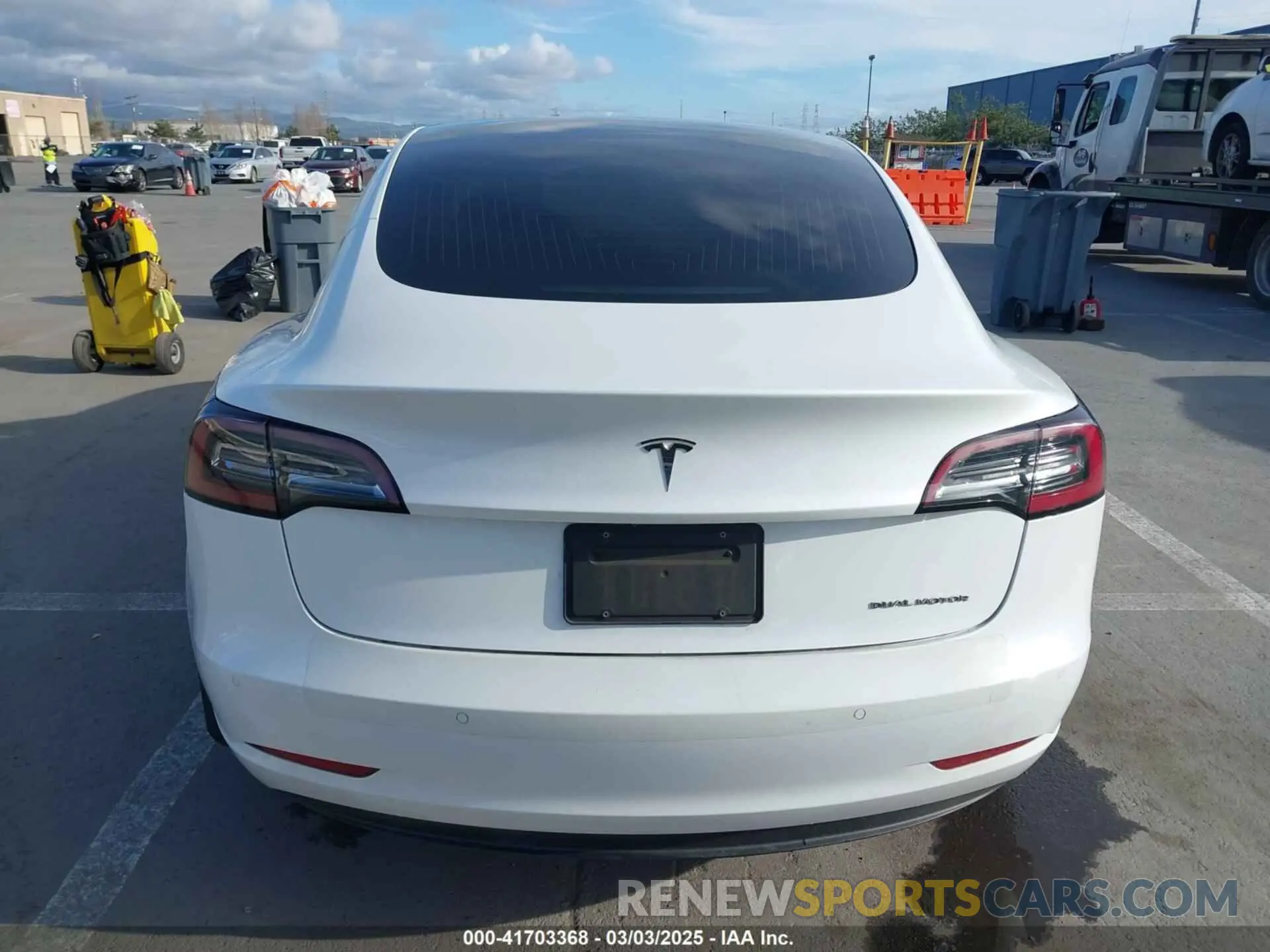 16 fotografías del automóvil dañado 5YJ3E1EA0KF322776 TESLA MODEL 3 2019