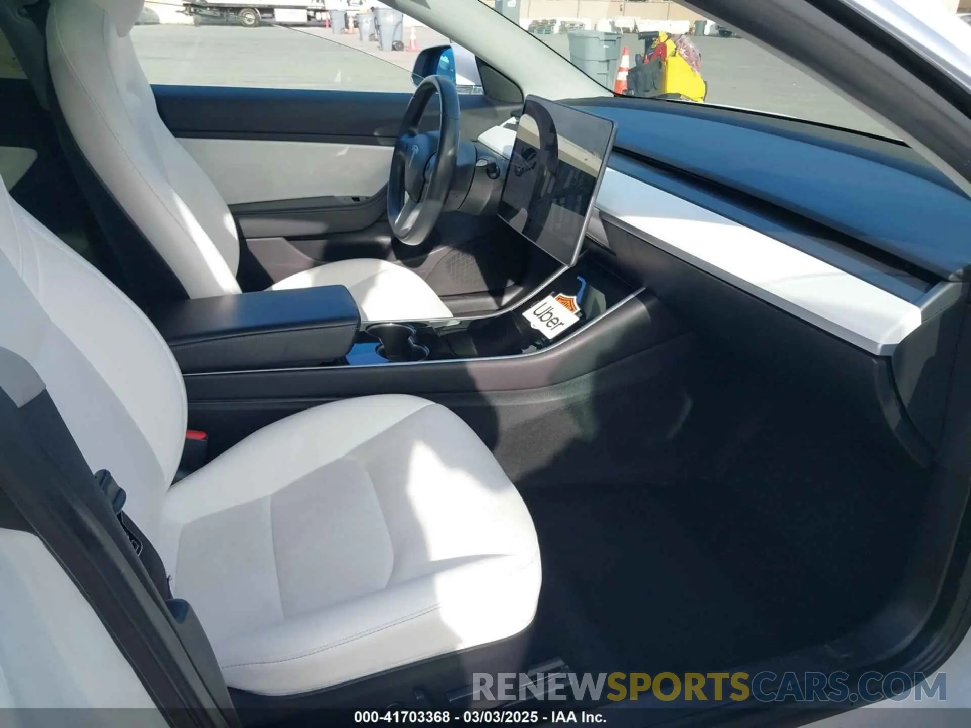 5 fotografías del automóvil dañado 5YJ3E1EA0KF322776 TESLA MODEL 3 2019