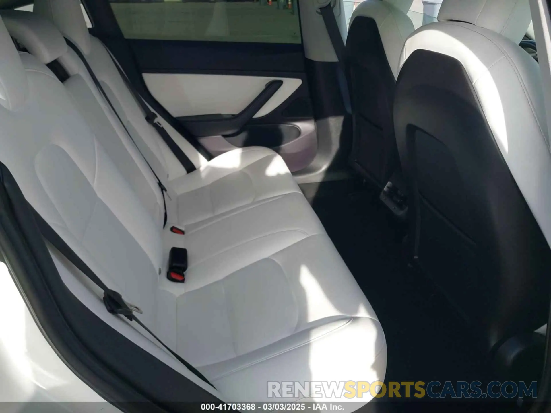 8 fotografías del automóvil dañado 5YJ3E1EA0KF322776 TESLA MODEL 3 2019