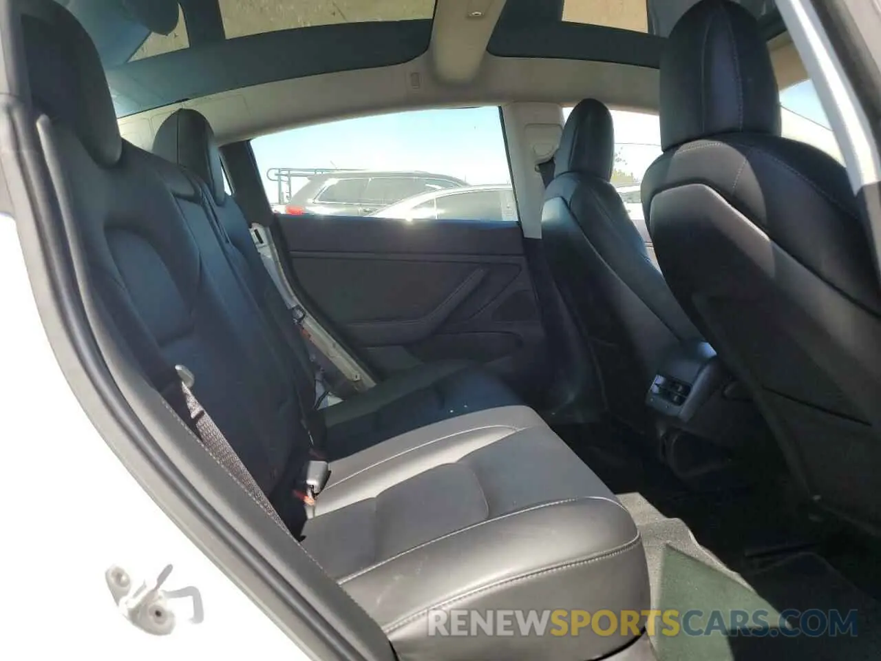10 fotografías del automóvil dañado 5YJ3E1EA0KF326584 TESLA MODEL 3 2019