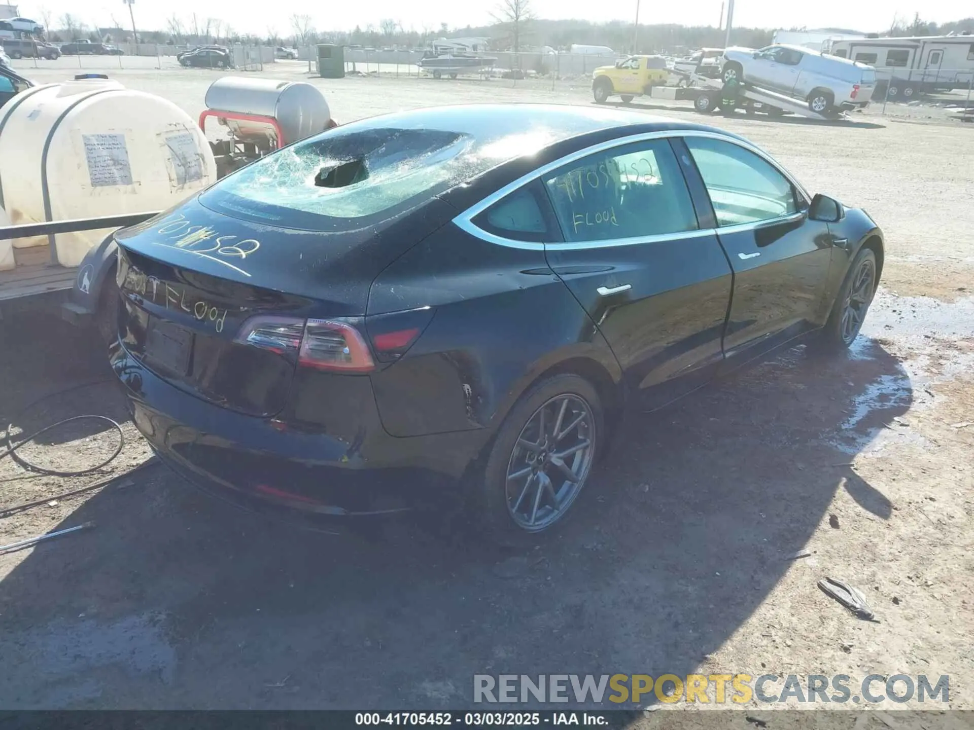 4 fotografías del automóvil dañado 5YJ3E1EA0KF394514 TESLA MODEL 3 2019