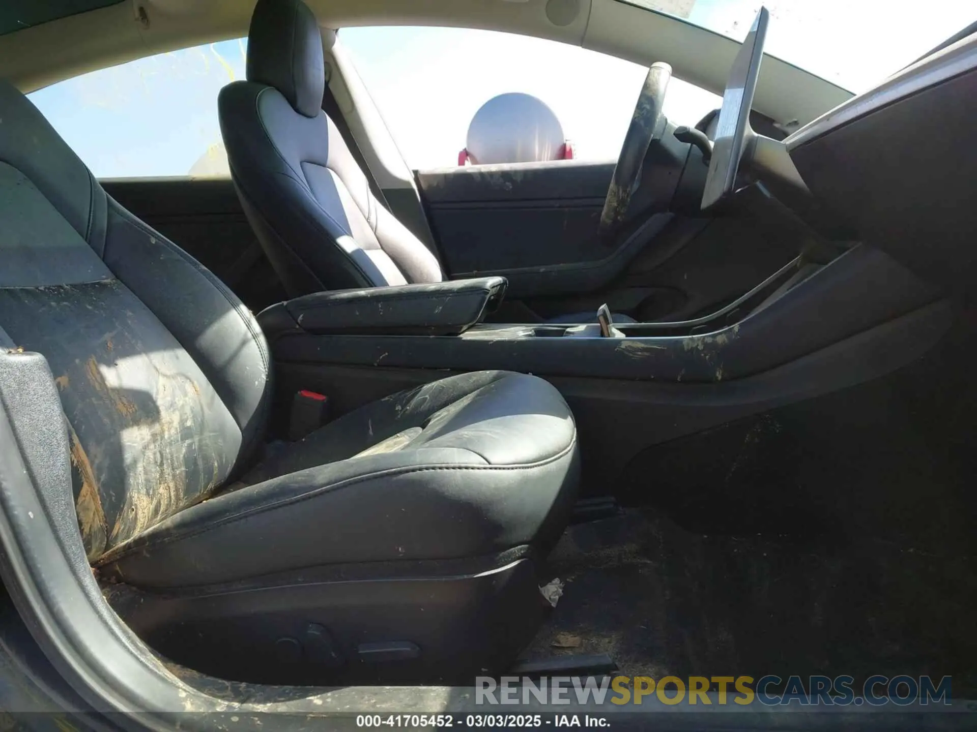 5 fotografías del automóvil dañado 5YJ3E1EA0KF394514 TESLA MODEL 3 2019