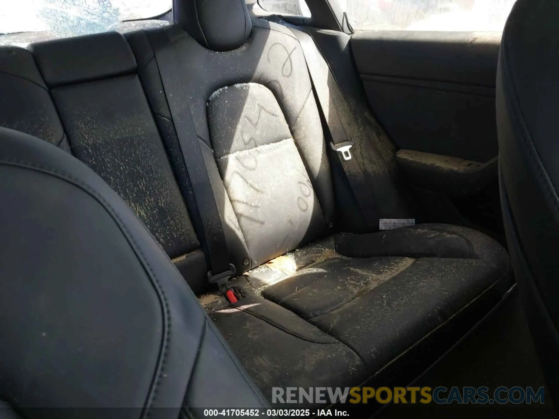8 fotografías del automóvil dañado 5YJ3E1EA0KF394514 TESLA MODEL 3 2019