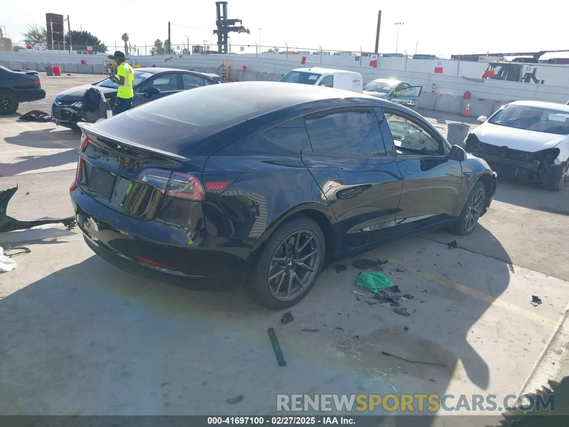 4 fotografías del automóvil dañado 5YJ3E1EA0KF399082 TESLA MODEL 3 2019