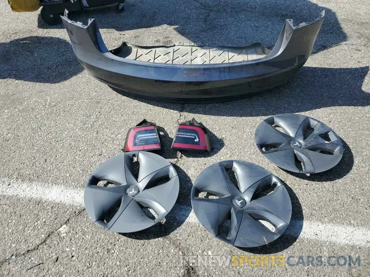 12 fotografías del automóvil dañado 5YJ3E1EA0KF411182 TESLA MODEL 3 2019