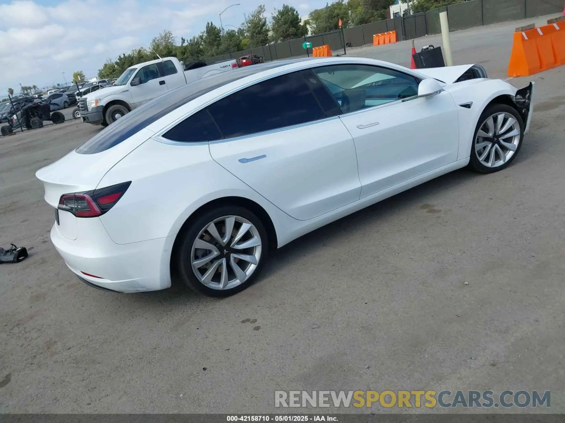 4 fotografías del automóvil dañado 5YJ3E1EA0KF419427 TESLA MODEL 3 2019