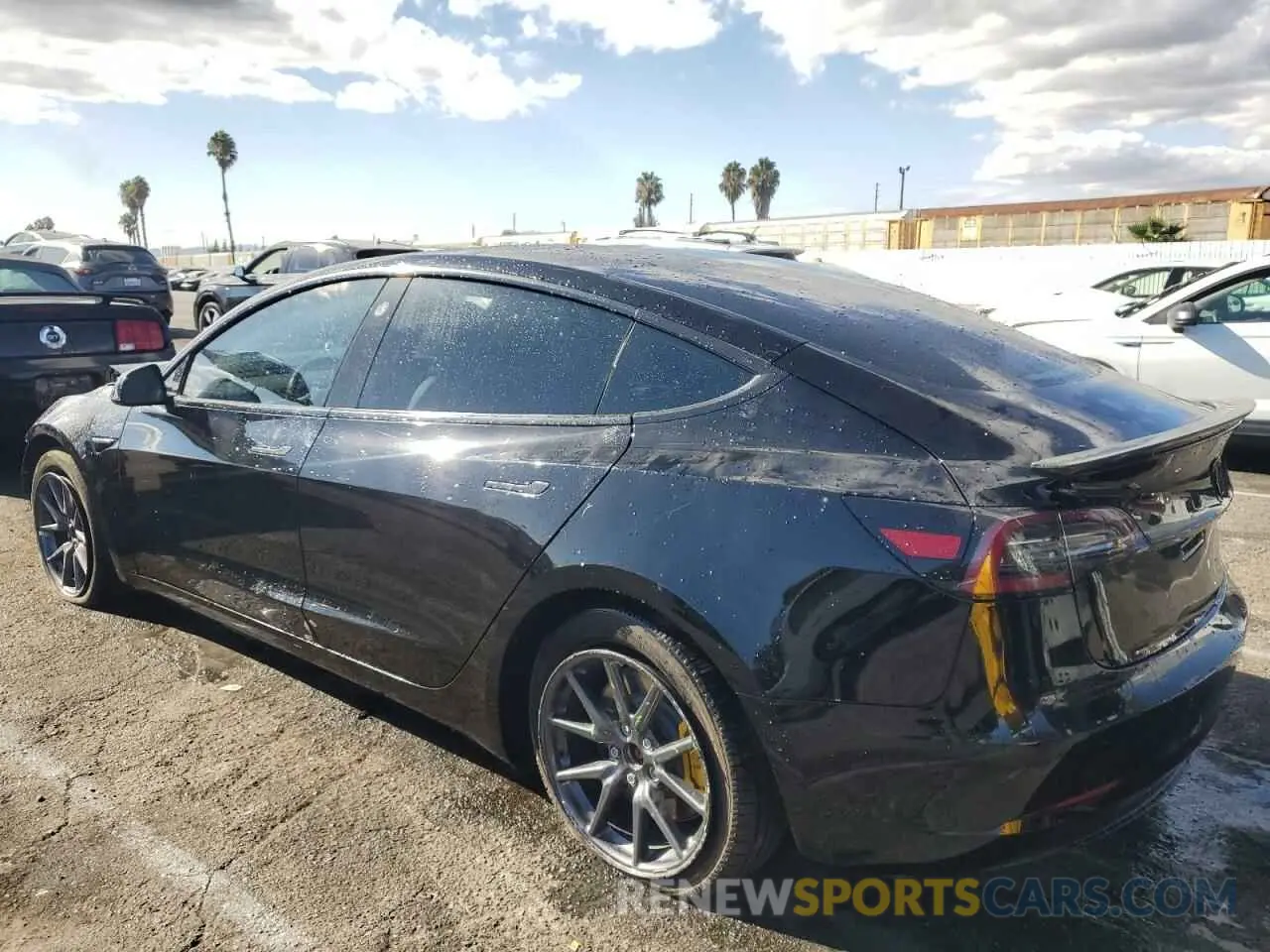 2 fotografías del automóvil dañado 5YJ3E1EA0KF431948 TESLA MODEL 3 2019