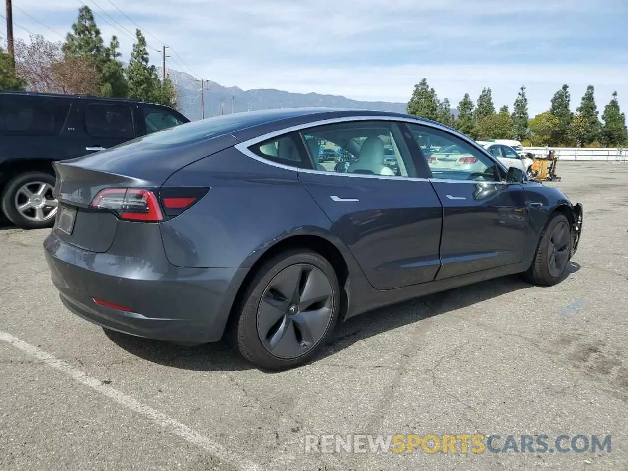 3 fotografías del automóvil dañado 5YJ3E1EA0KF445185 TESLA MODEL 3 2019