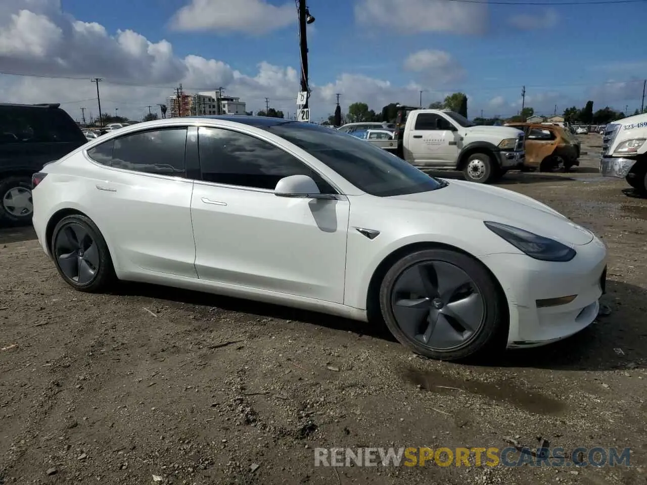 4 fotografías del automóvil dañado 5YJ3E1EA0KF464612 TESLA MODEL 3 2019