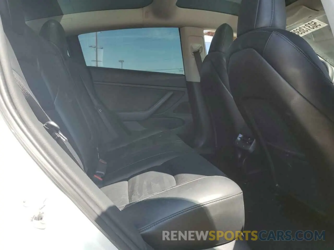 11 fotografías del automóvil dañado 5YJ3E1EA0KF466585 TESLA MODEL 3 2019