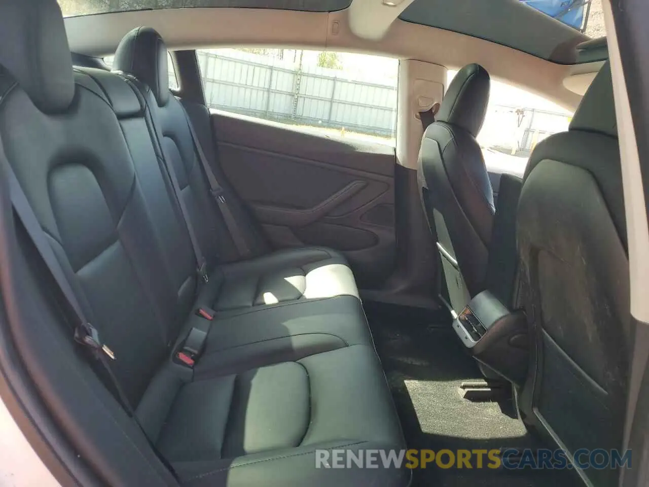 10 fotografías del automóvil dañado 5YJ3E1EA0KF484178 TESLA MODEL 3 2019