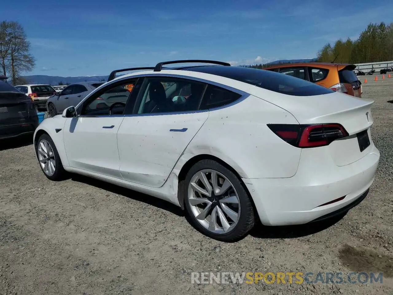 2 fotografías del automóvil dañado 5YJ3E1EA0KF484178 TESLA MODEL 3 2019
