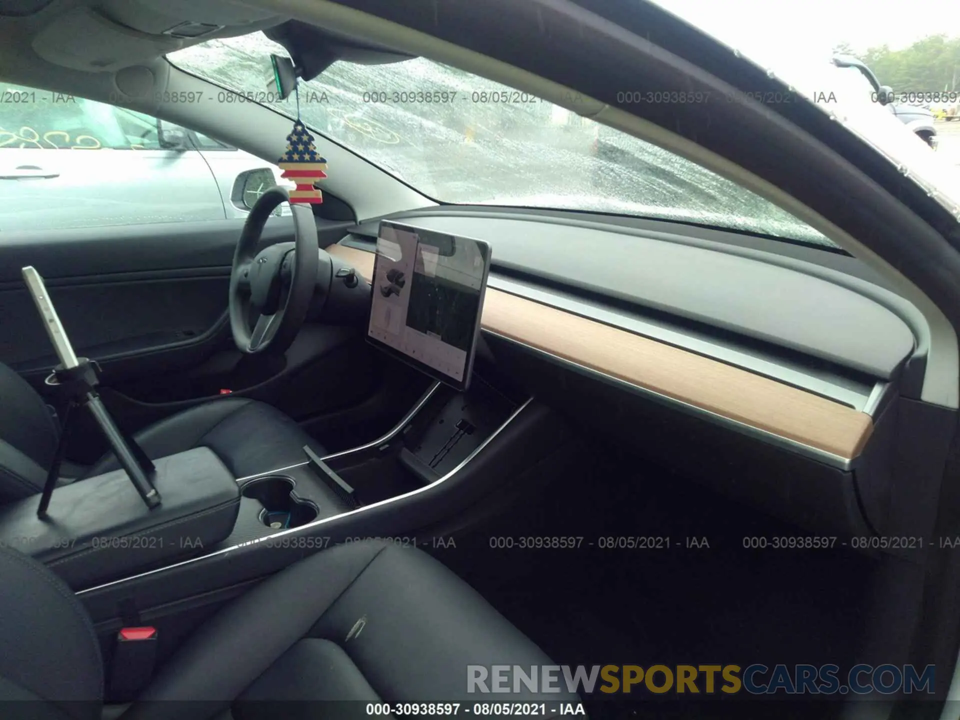 5 fotografías del automóvil dañado 5YJ3E1EA0KF484200 TESLA MODEL 3 2019