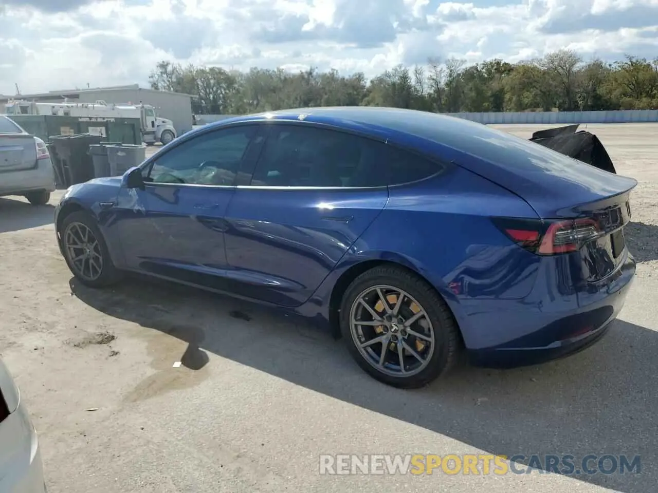 2 fotografías del automóvil dañado 5YJ3E1EA0KF486075 TESLA MODEL 3 2019