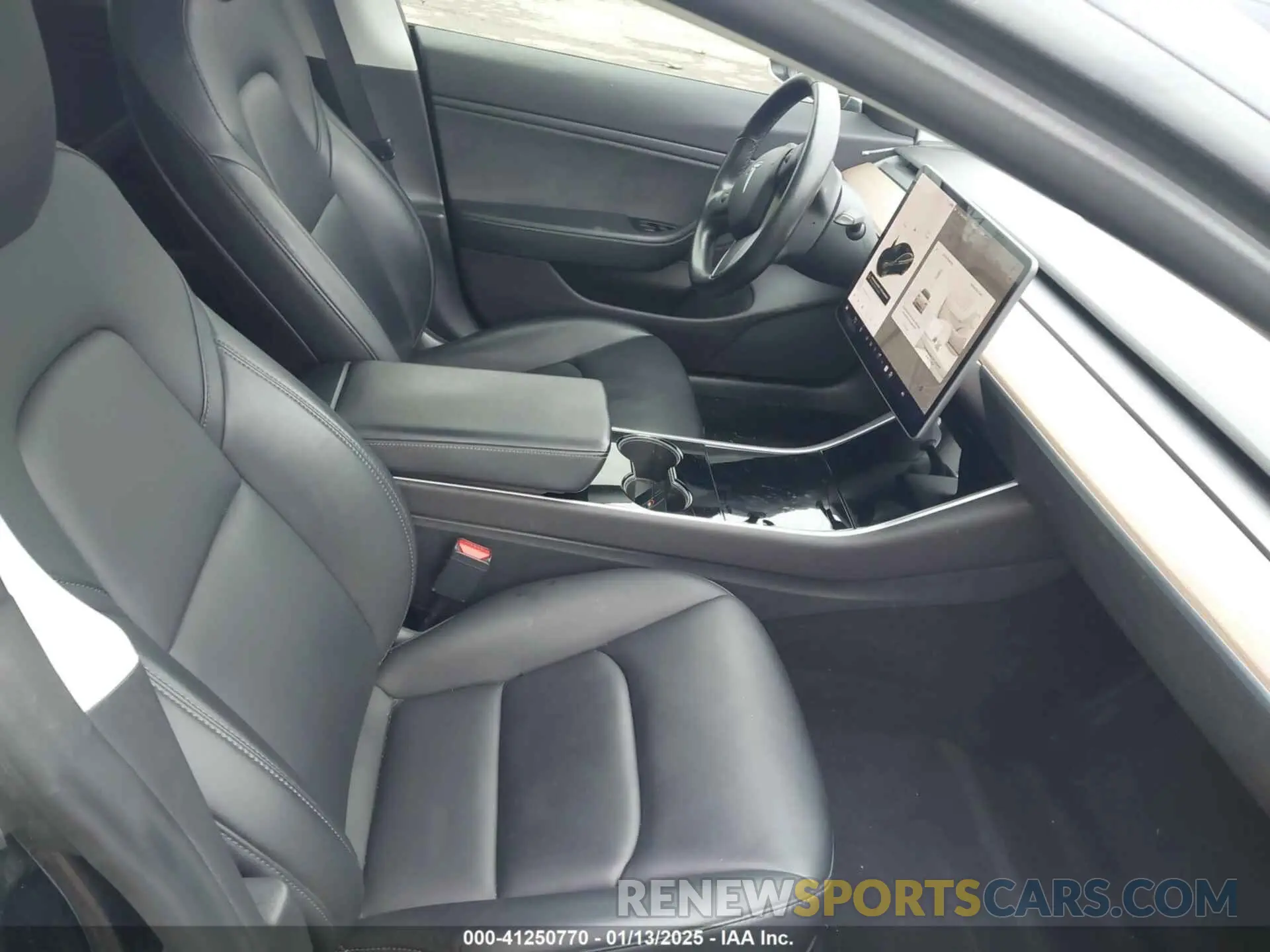 5 fotografías del automóvil dañado 5YJ3E1EA1KF300351 TESLA MODEL 3 2019