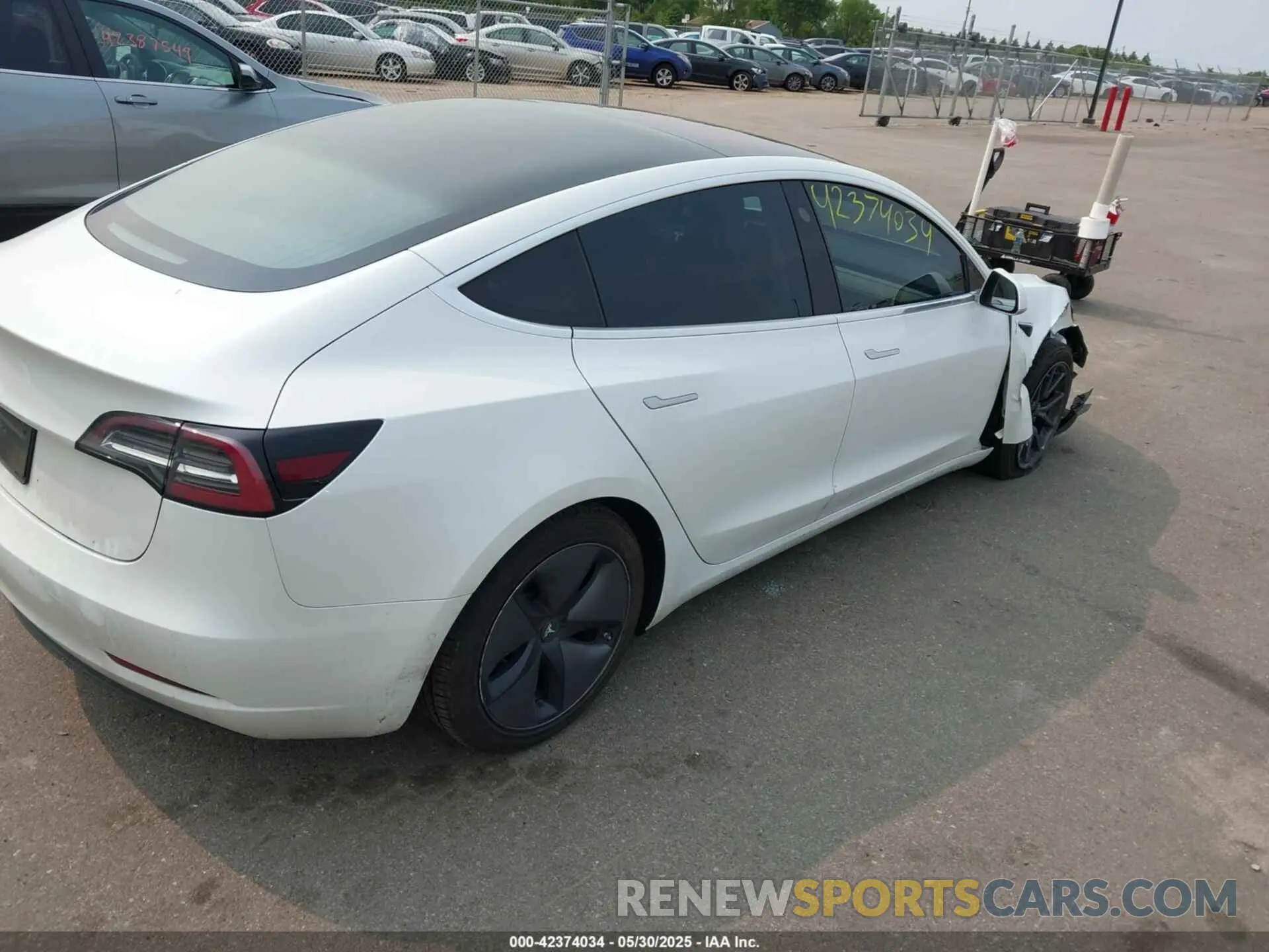 4 fotografías del automóvil dañado 5YJ3E1EA1KF310118 TESLA MODEL 3 2019