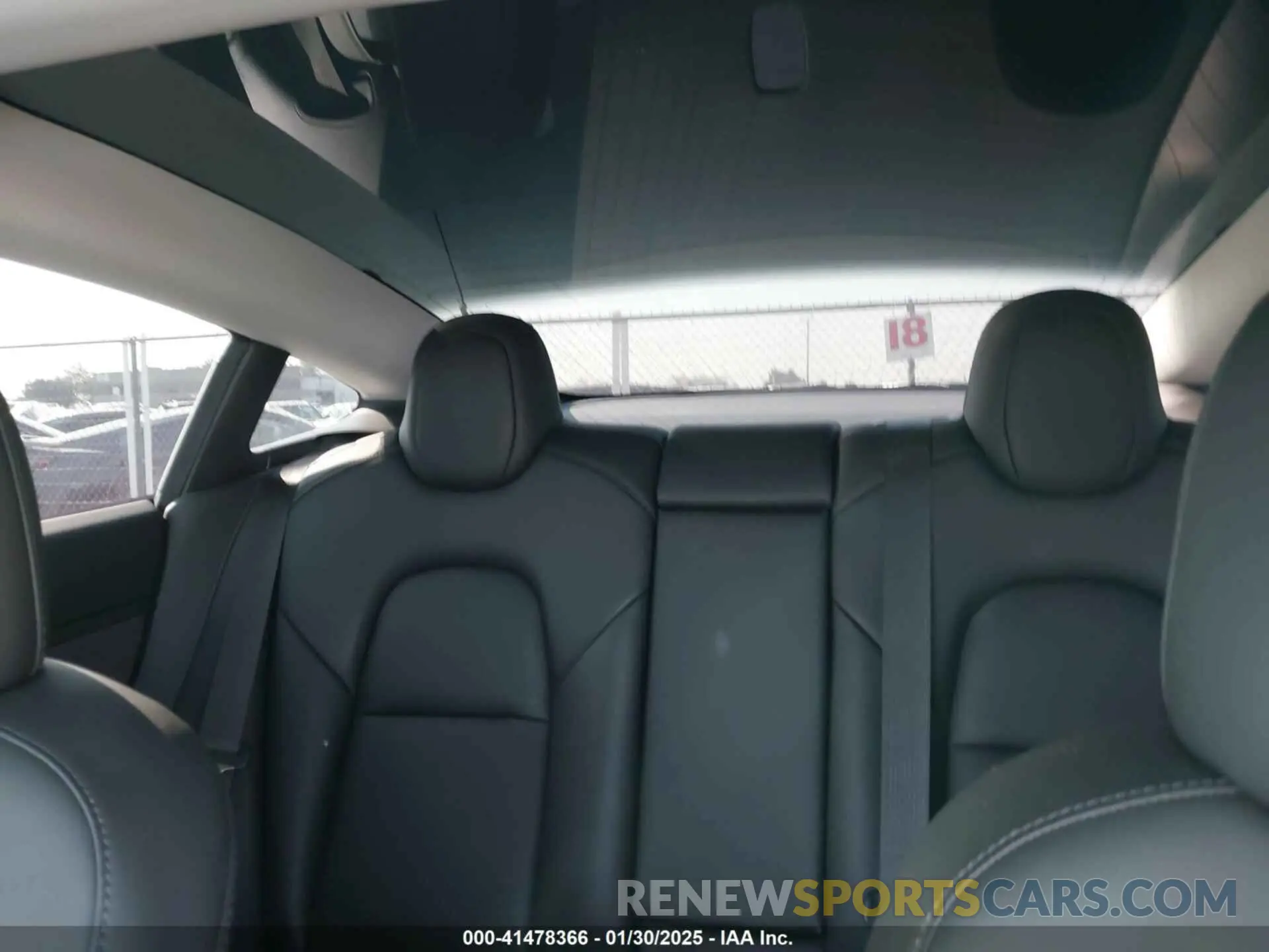 8 fotografías del automóvil dañado 5YJ3E1EA1KF417587 TESLA MODEL 3 2019