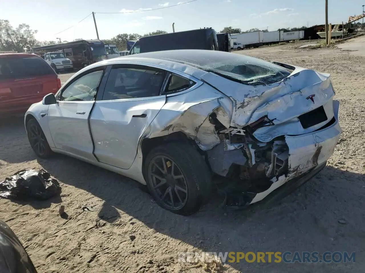 2 fotografías del automóvil dañado 5YJ3E1EA1KF417797 TESLA MODEL 3 2019
