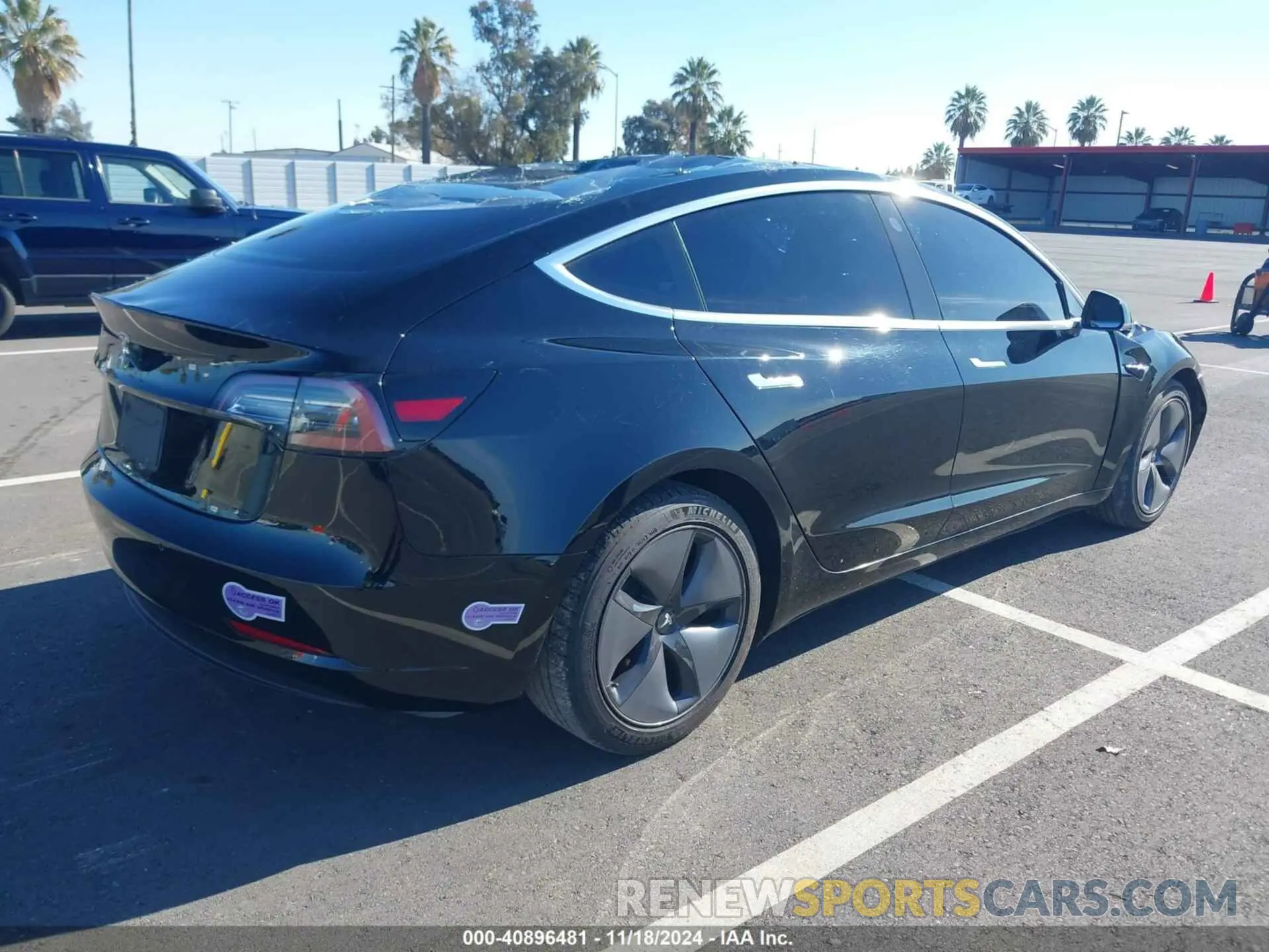 4 fotografías del automóvil dañado 5YJ3E1EA2KF189986 TESLA MODEL 3 2019