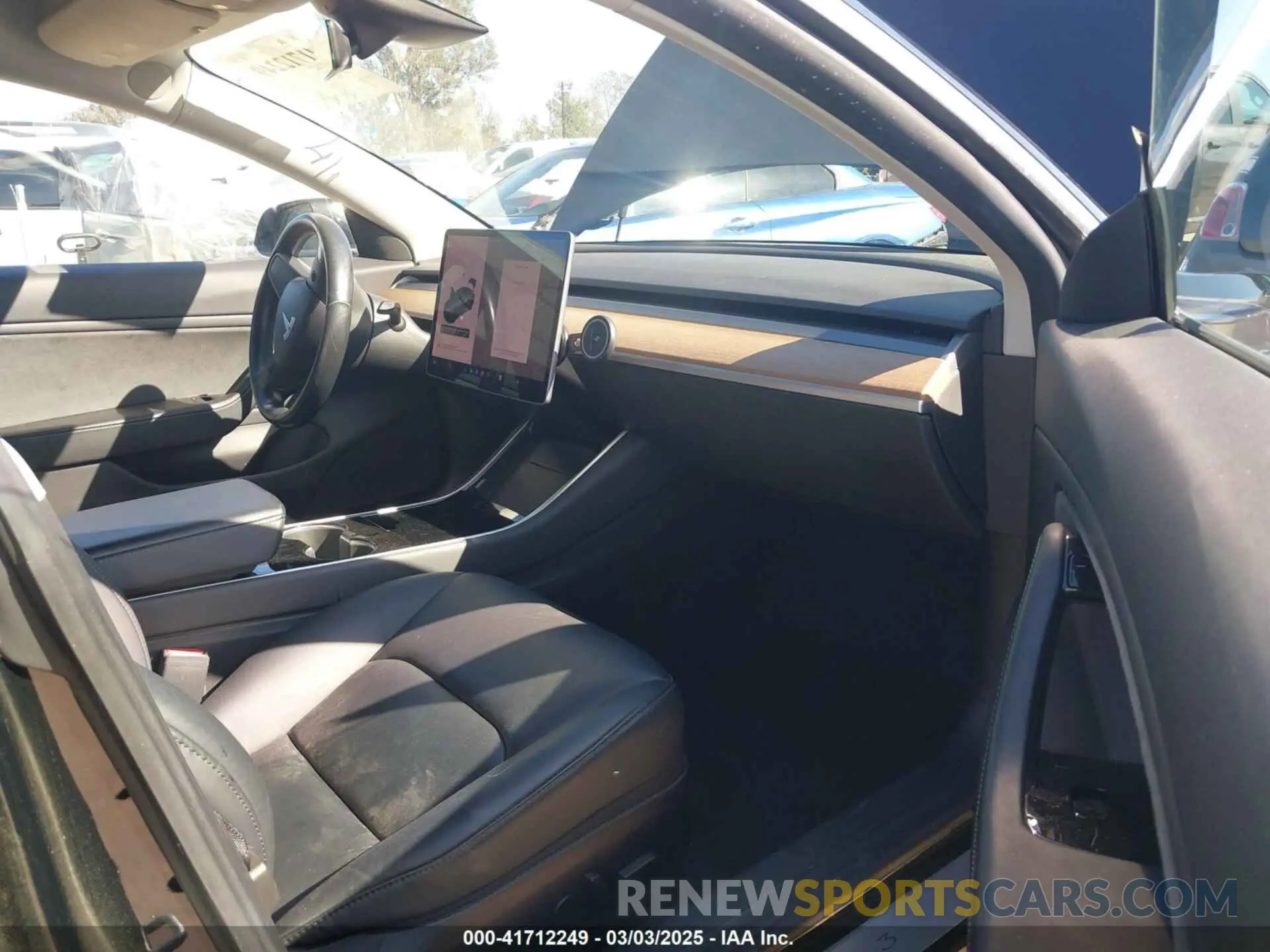 5 fotografías del automóvil dañado 5YJ3E1EA2KF296696 TESLA MODEL 3 2019