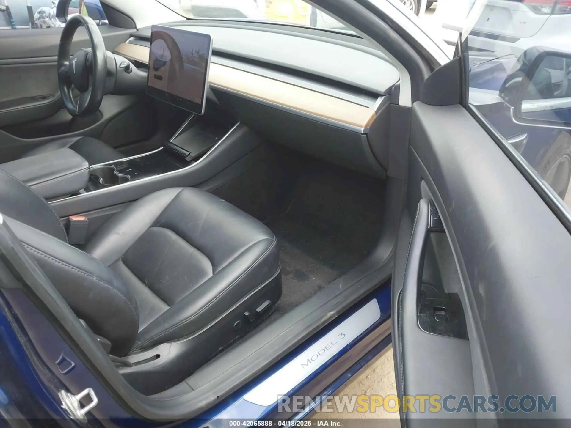 5 fotografías del automóvil dañado 5YJ3E1EA2KF326103 TESLA MODEL 3 2019