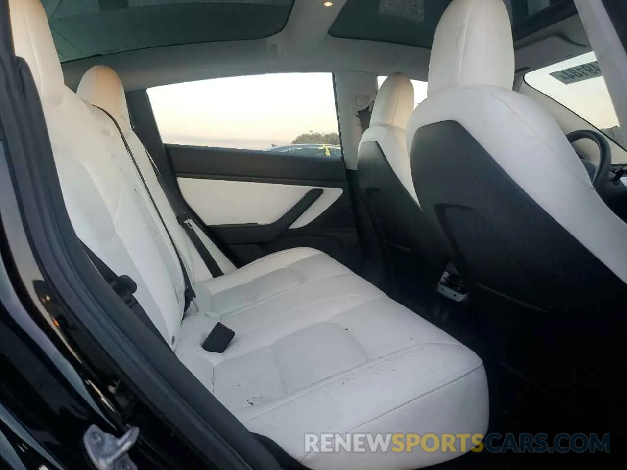 10 fotografías del automóvil dañado 5YJ3E1EA2KF327736 TESLA MODEL 3 2019