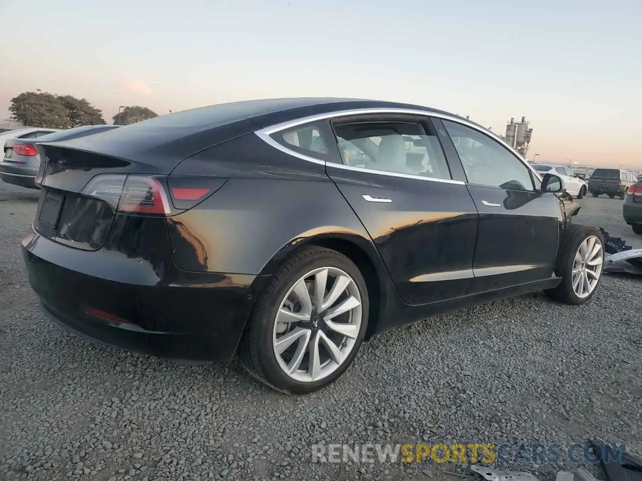 3 fotografías del automóvil dañado 5YJ3E1EA2KF327736 TESLA MODEL 3 2019