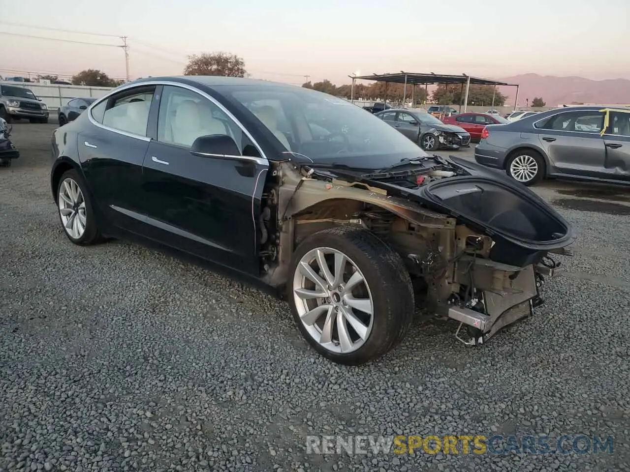 4 fotografías del automóvil dañado 5YJ3E1EA2KF327736 TESLA MODEL 3 2019