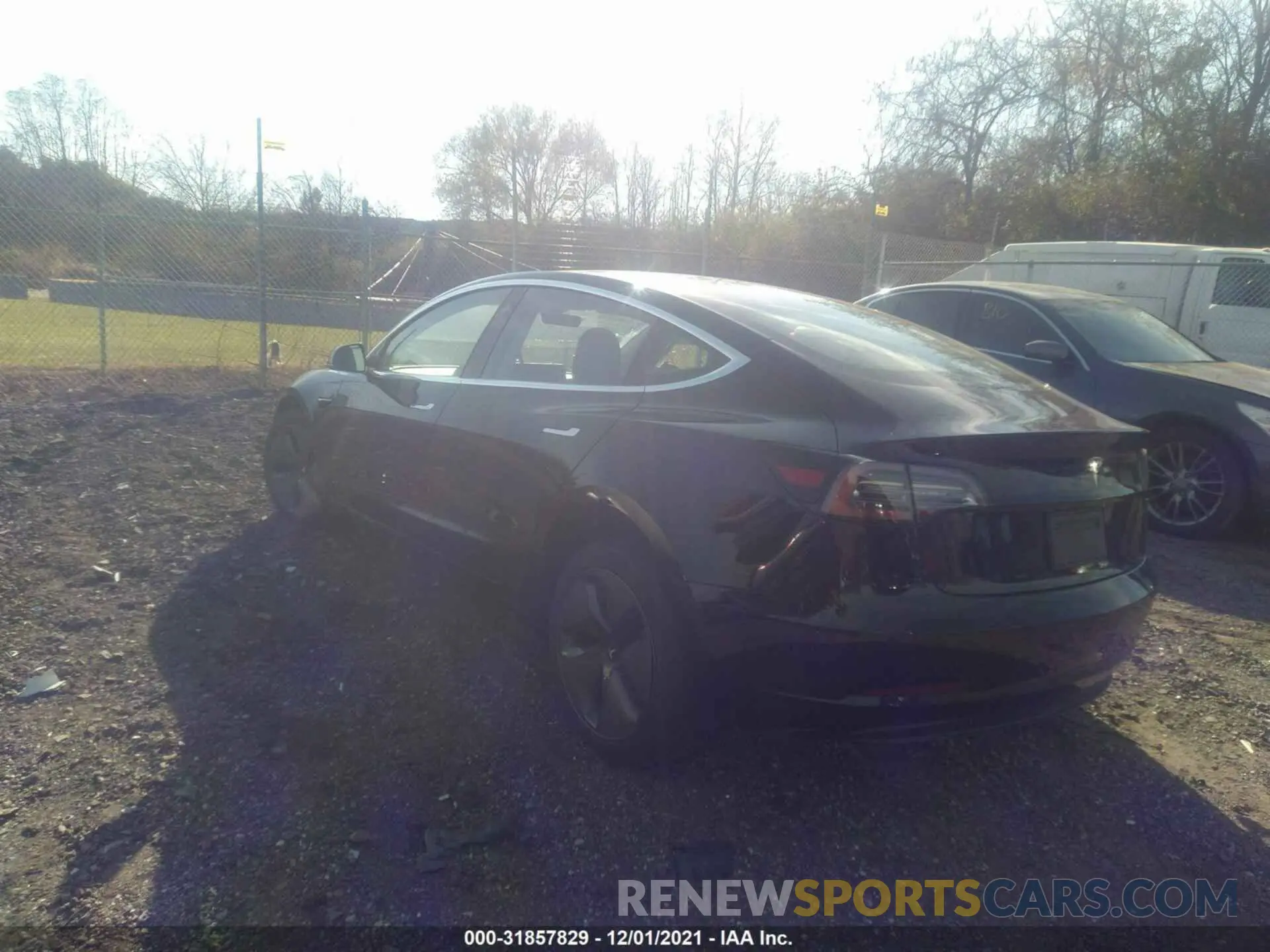 3 fotografías del automóvil dañado 5YJ3E1EA2KF396054 TESLA MODEL 3 2019