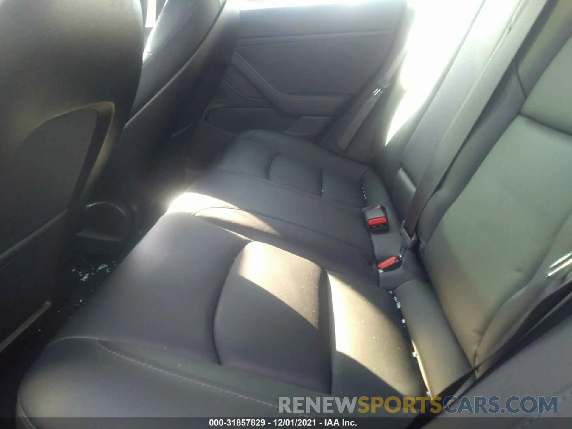 8 fotografías del automóvil dañado 5YJ3E1EA2KF396054 TESLA MODEL 3 2019