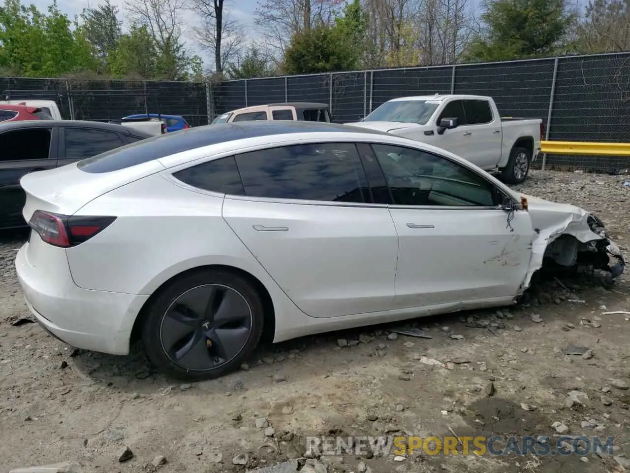 3 fotografías del automóvil dañado 5YJ3E1EA2KF401592 TESLA MODEL 3 2019