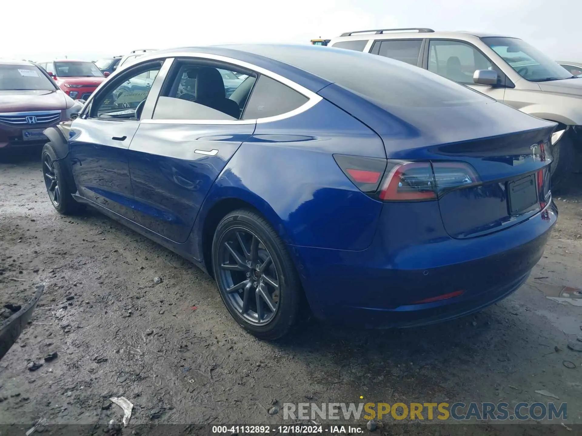 3 fotografías del automóvil dañado 5YJ3E1EA2KF411846 TESLA MODEL 3 2019