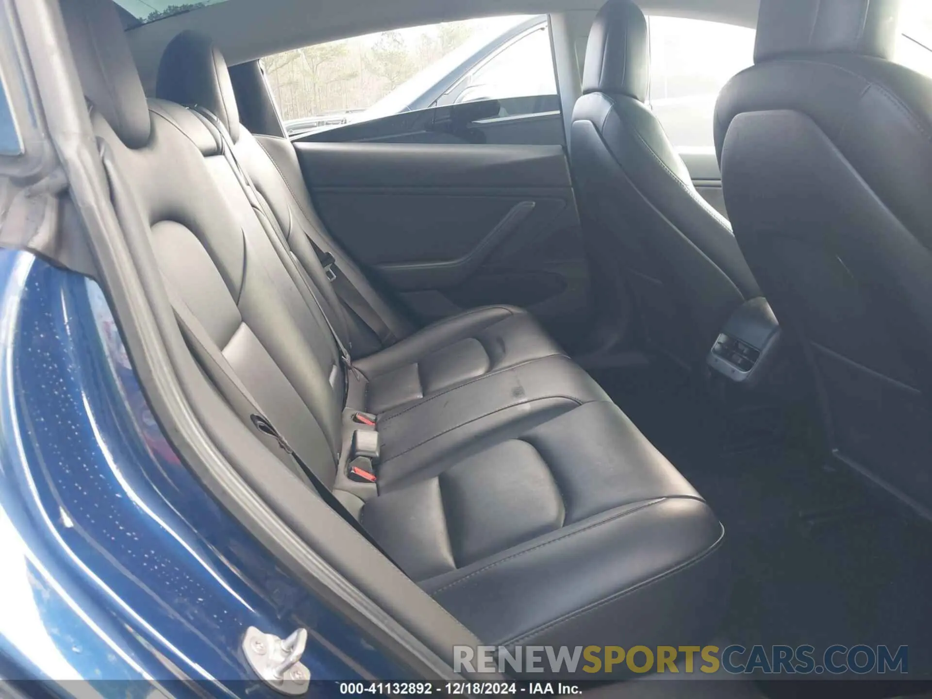 8 fotografías del automóvil dañado 5YJ3E1EA2KF411846 TESLA MODEL 3 2019