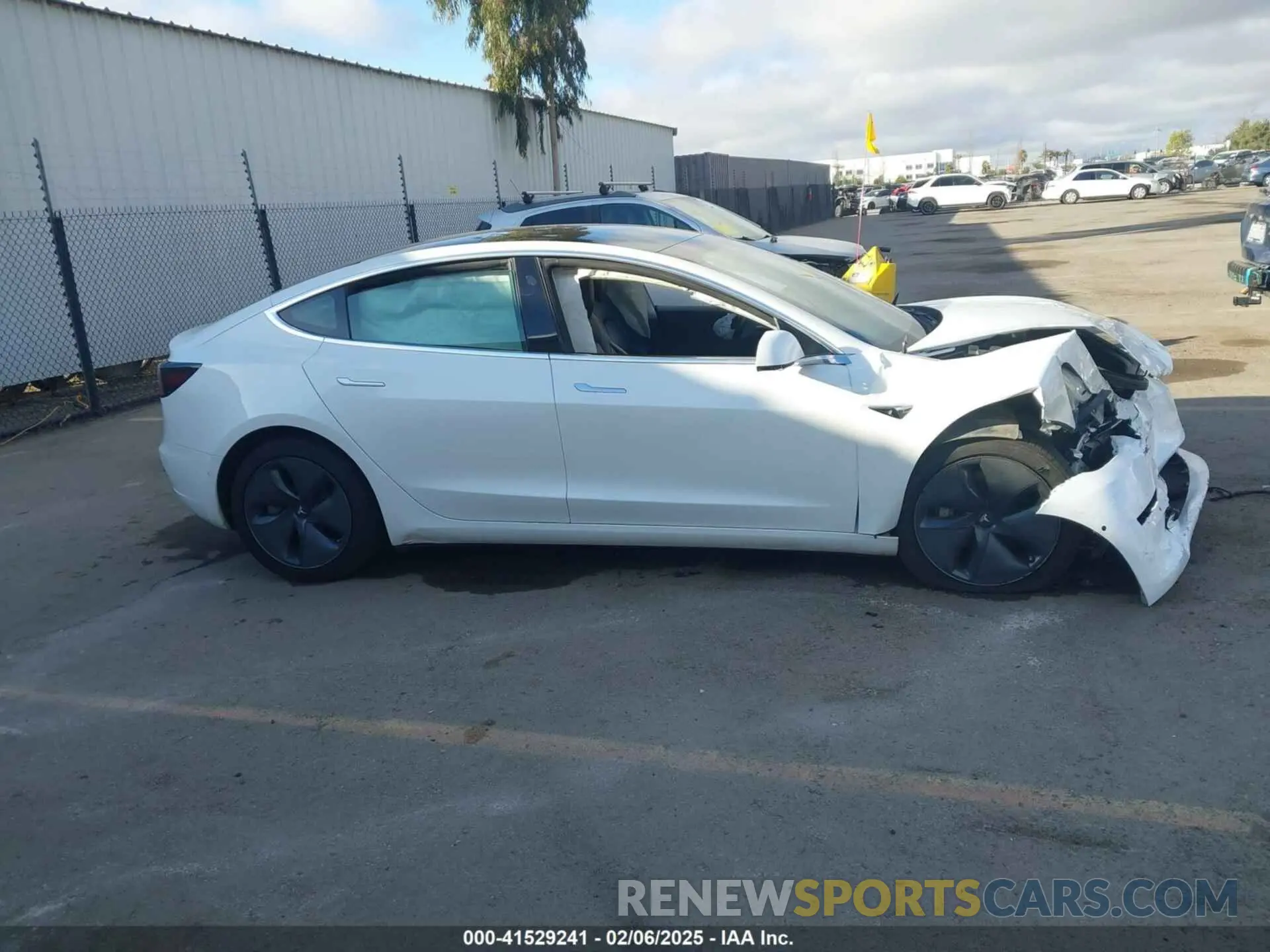 14 fotografías del automóvil dañado 5YJ3E1EA2KF412169 TESLA MODEL 3 2019