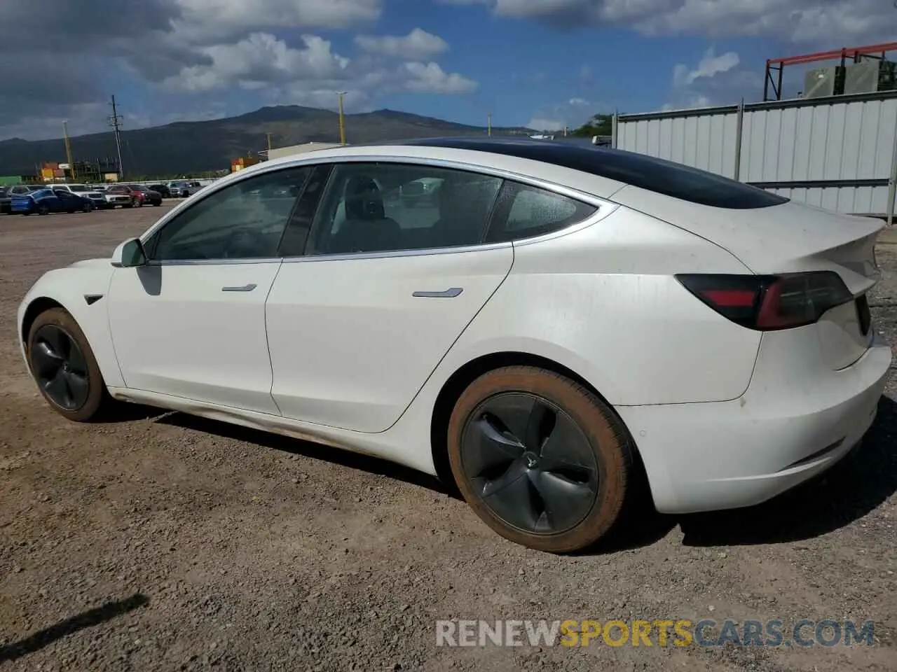 2 fotografías del automóvil dañado 5YJ3E1EA2KF466863 TESLA MODEL 3 2019