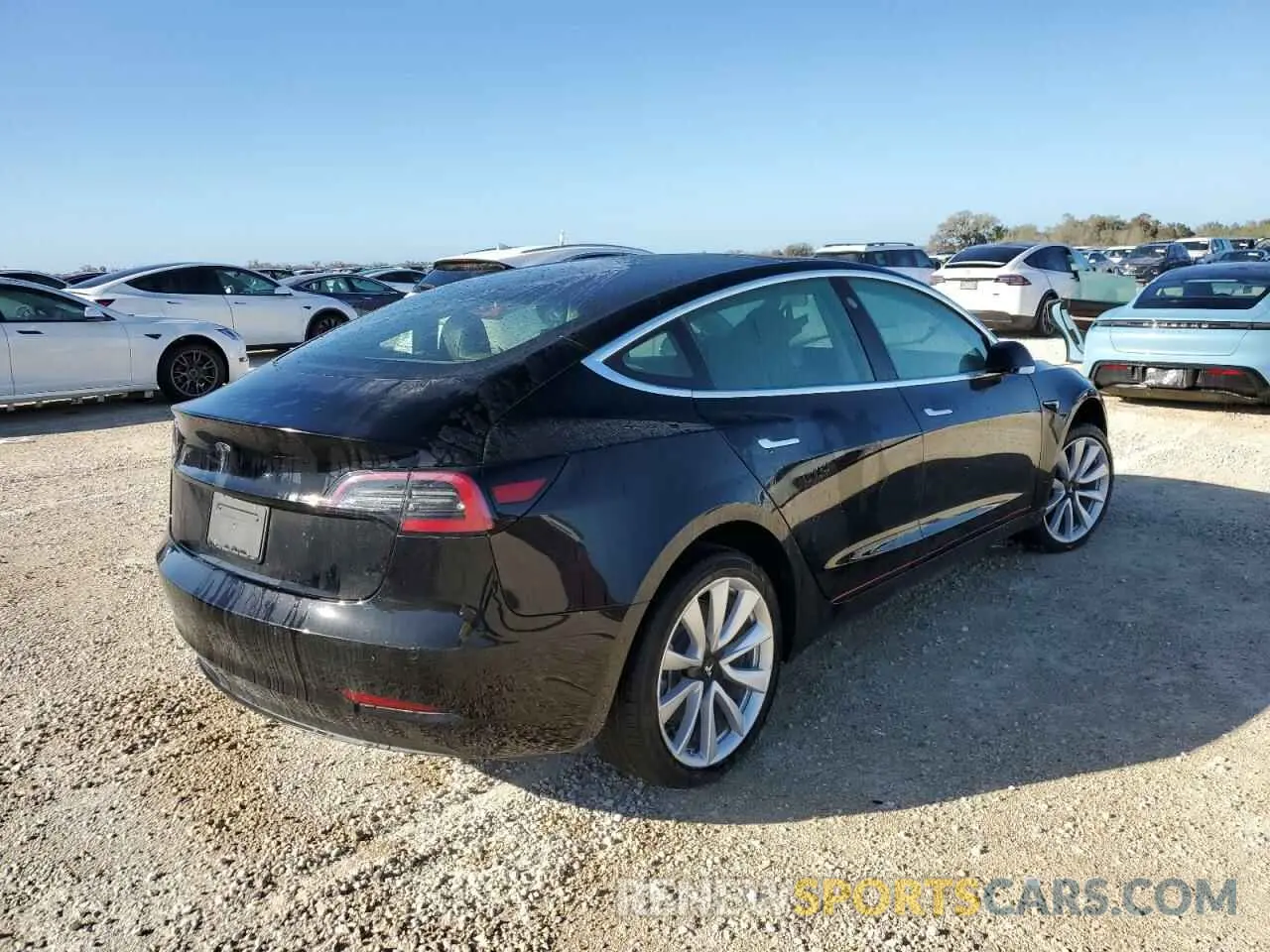 3 fotografías del automóvil dañado 5YJ3E1EA3KF300335 TESLA MODEL 3 2019