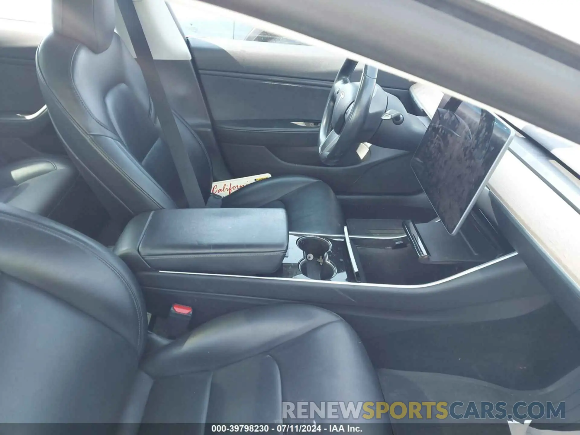 5 fotografías del automóvil dañado 5YJ3E1EA3KF304546 TESLA MODEL 3 2019