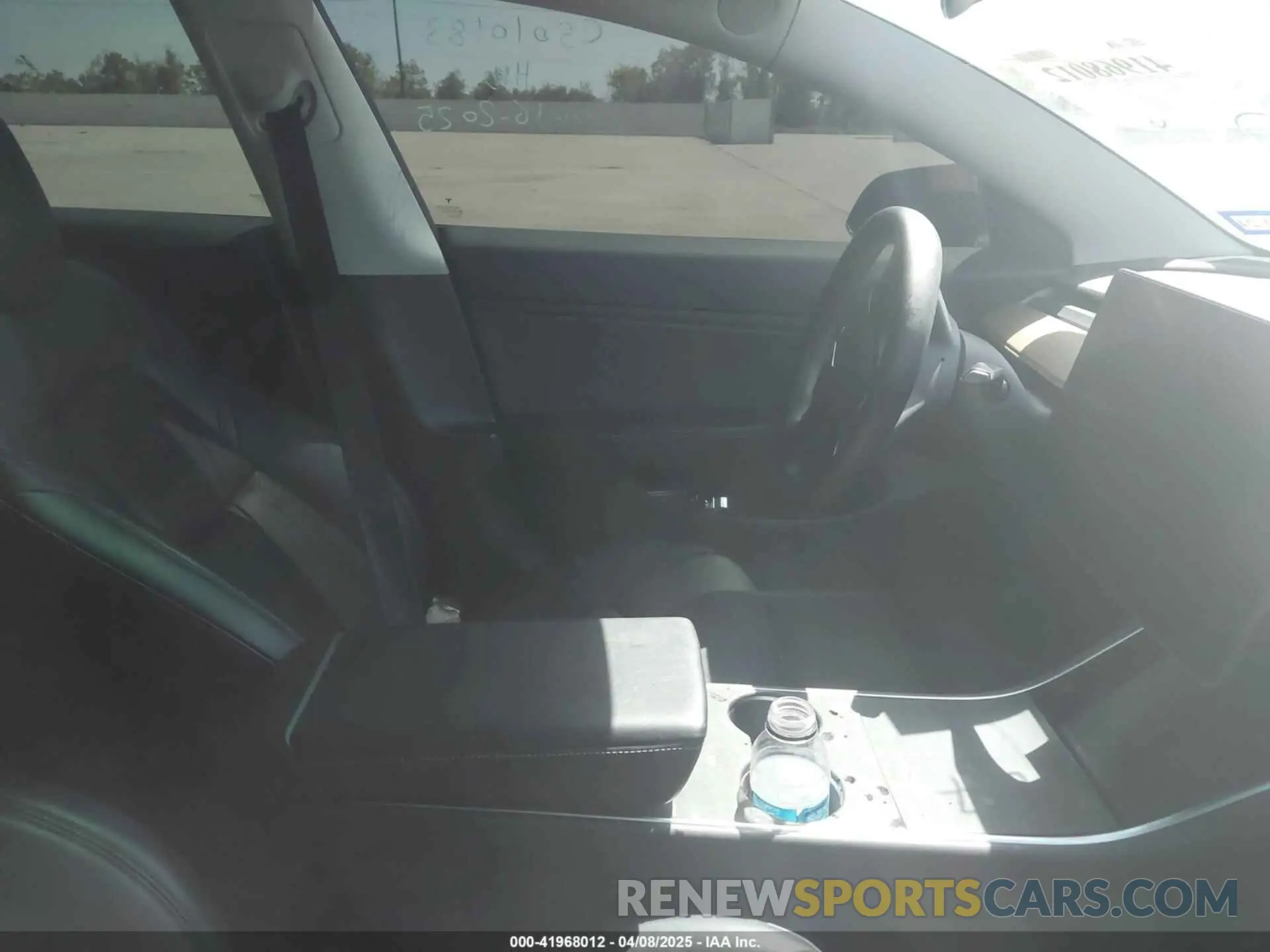 5 fotografías del automóvil dañado 5YJ3E1EA3KF310976 TESLA MODEL 3 2019