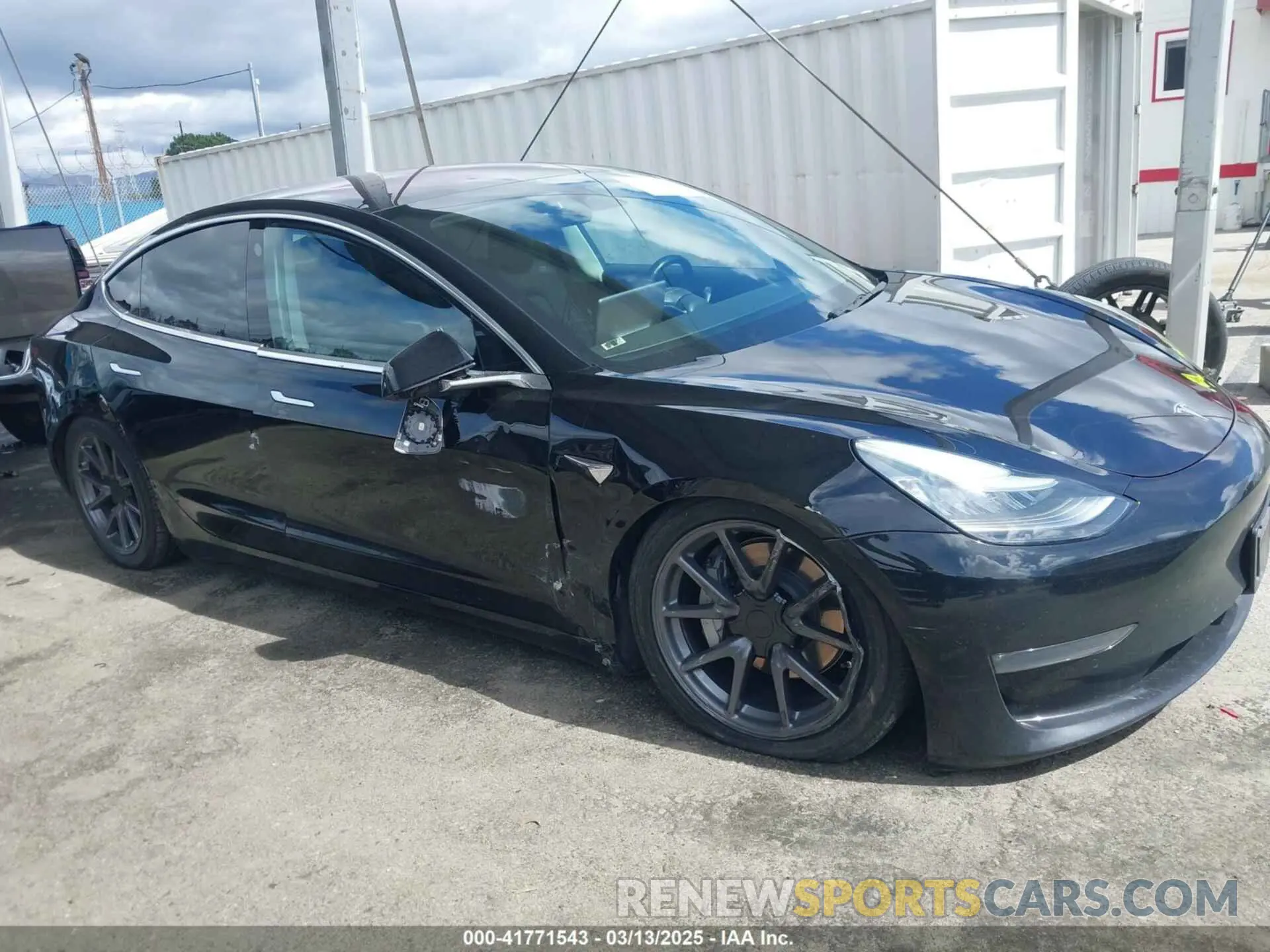 13 fotografías del automóvil dañado 5YJ3E1EA3KF325056 TESLA MODEL 3 2019