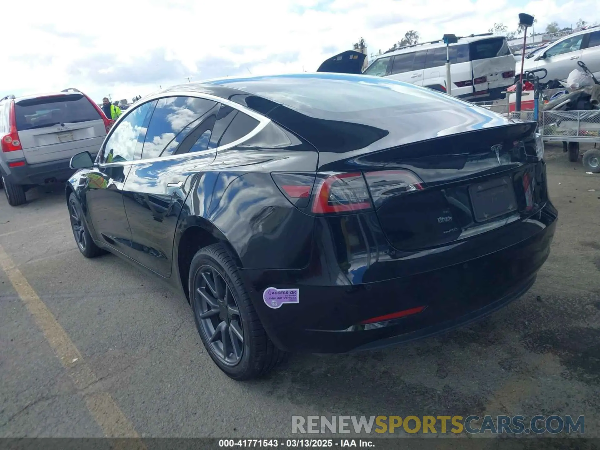 3 fotografías del automóvil dañado 5YJ3E1EA3KF325056 TESLA MODEL 3 2019