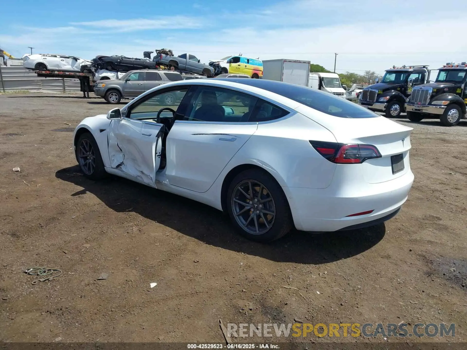 3 fotografías del automóvil dañado 5YJ3E1EA3KF401407 TESLA MODEL 3 2019