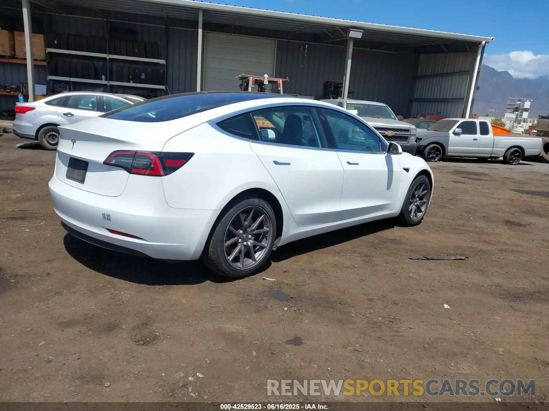 4 fotografías del automóvil dañado 5YJ3E1EA3KF401407 TESLA MODEL 3 2019